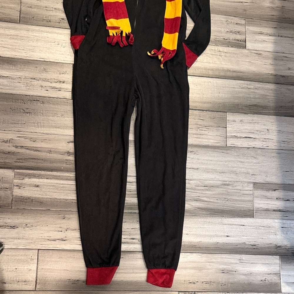 NWOT Harry Potter Black Hooded Onesie with Red Accents - Picture 12 of 15